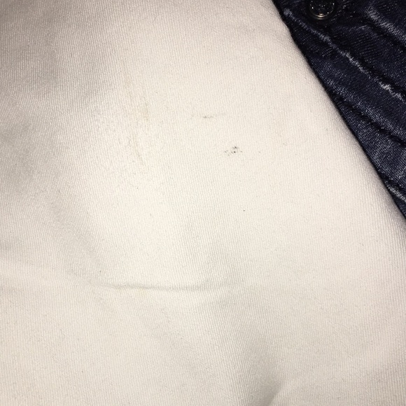 Rock Revival 
Silver accents 
Worn 
Small stains - Picture 6 of 7